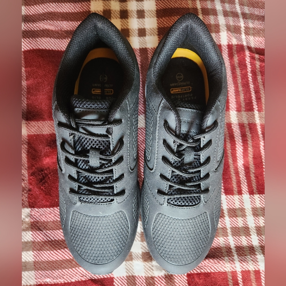Perry Ellis Non-slip Shoes NWOT